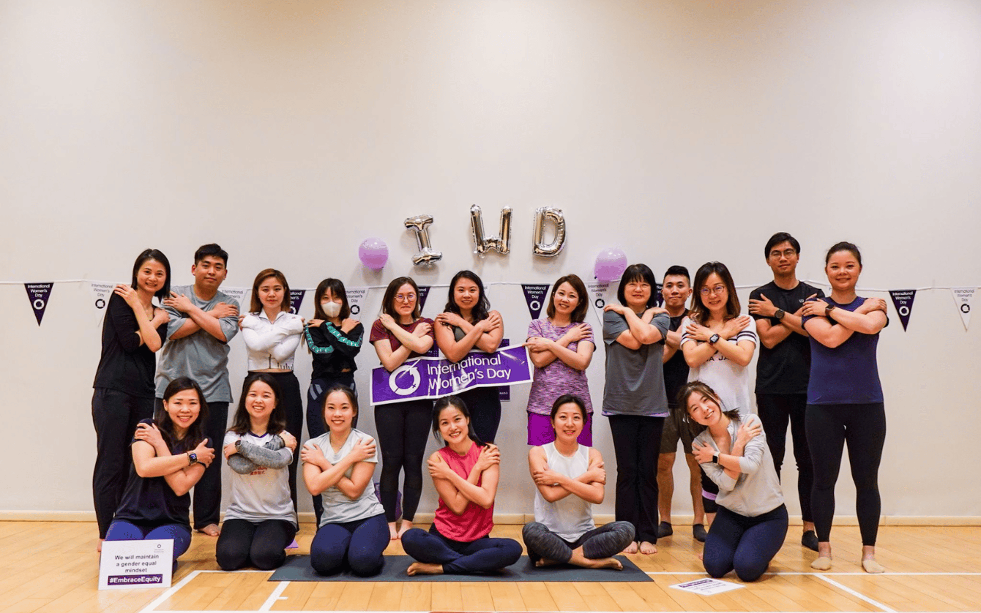 7_iwd-yoga-class